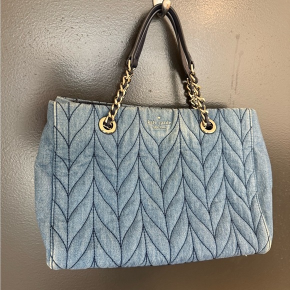 Kate Spade GUC  Denim Leaf Pattern bag GUC some wear- makes it extra cute IMO - Picture 4 of 16